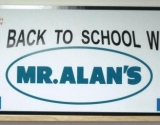 mr-alans-parade-signage